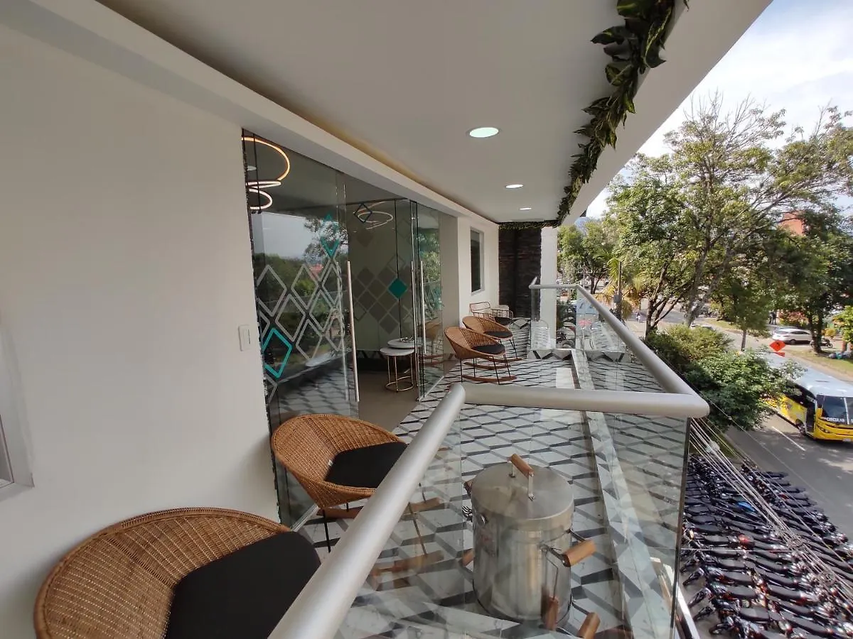 Hostel Boutique Nido de Loros Medellín Pensión