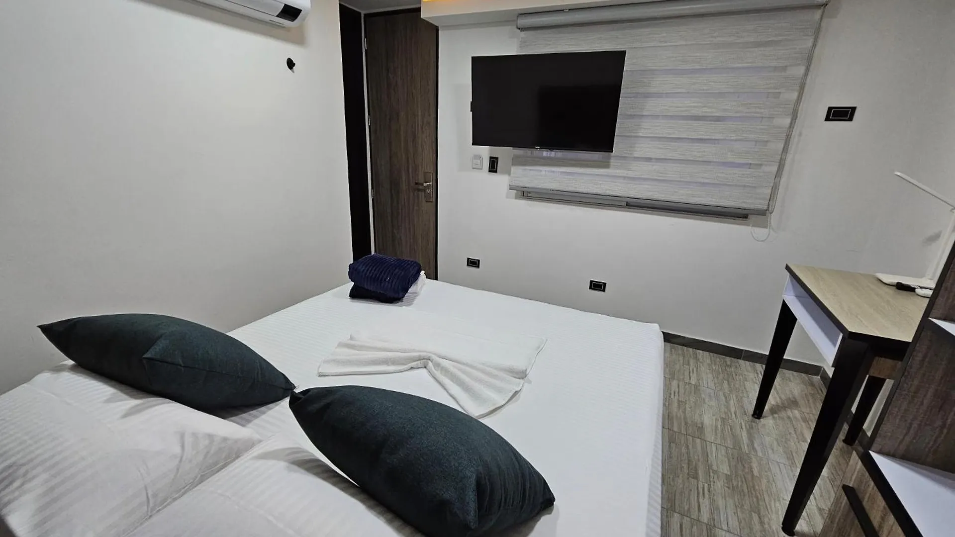 Hostel Boutique Nido de Loros Medellín Pensión