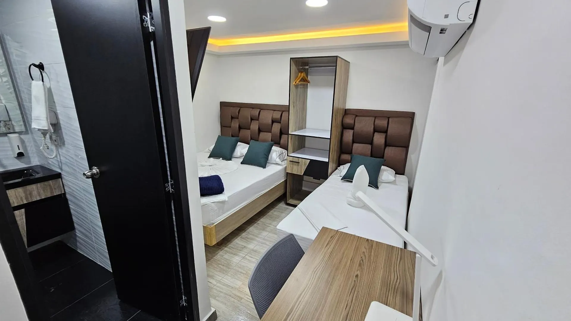 Pensión Hostel Boutique Nido de Loros Medellín Colombia