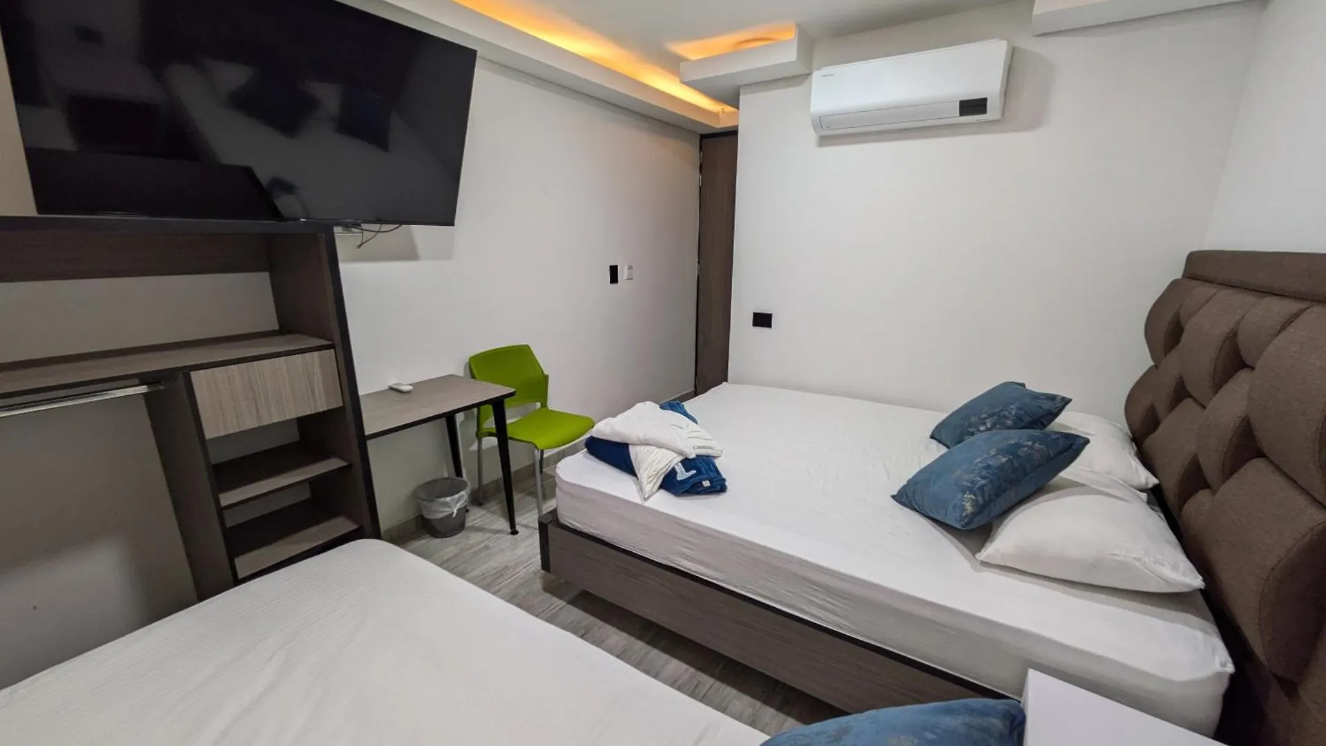 Pensión Hostel Boutique Nido de Loros Medellín